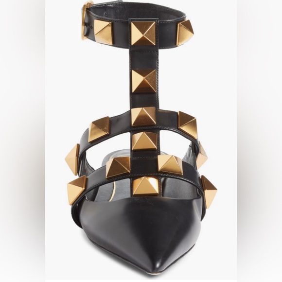 NIB $1190 Valentino Garavani Roman Stud Ankle Strap Flat, Nero  - 6 US / 36 EU! - Picture 4 of 5